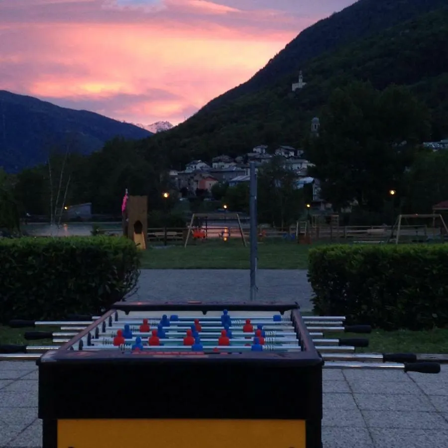Vendégház Free Hugs Hotel Mazzo di Valtellina Olaszország